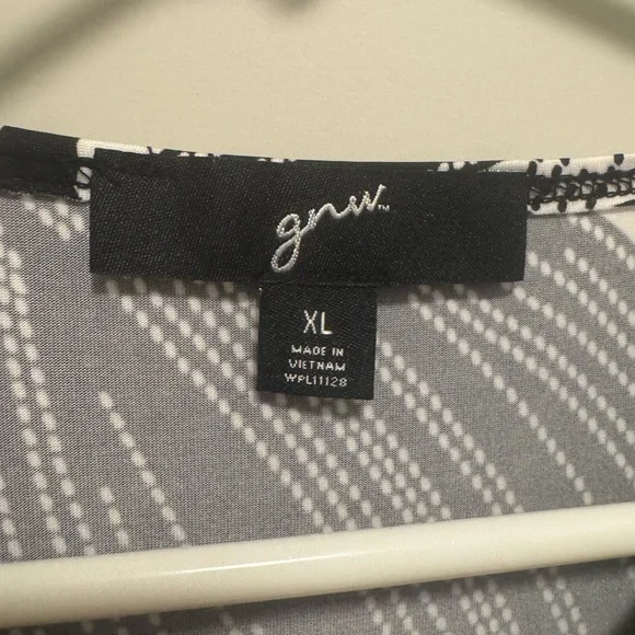 GNW Black and White Midi A-line Sleeveless V-neck Dress - Picture 4 of 5